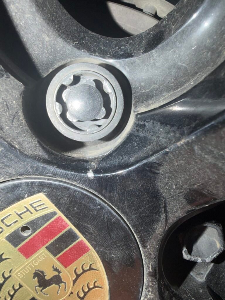 Porsche Macan wheel locking nut key replacement