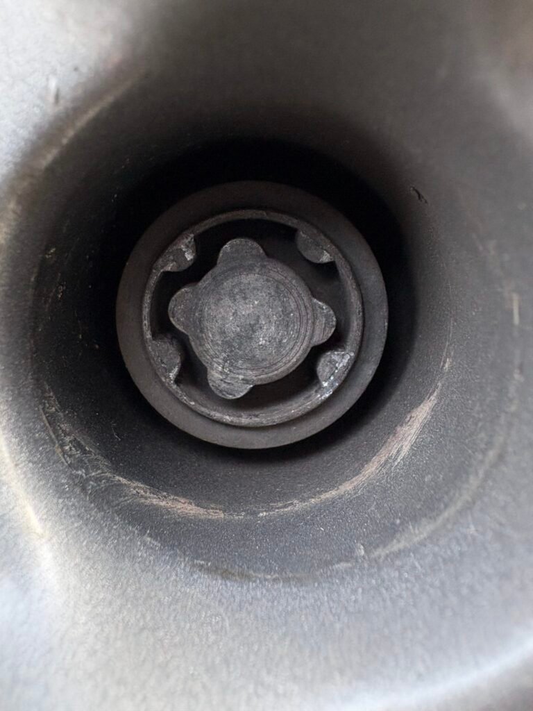 Porsche Macan wheel locking nut key replacement