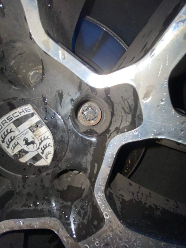 Porsche Macan wheel locking nut key replacement