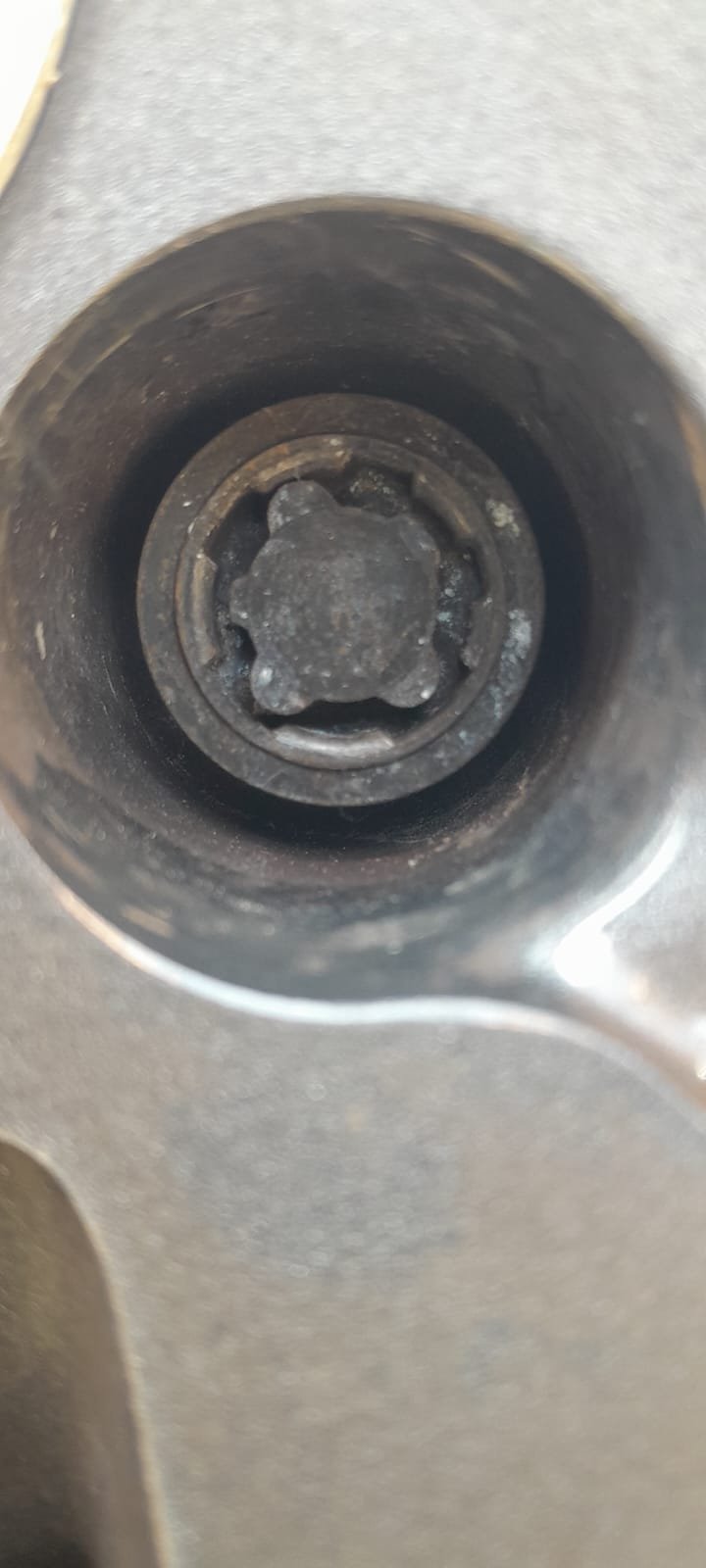 Porsche Macan wheel locking nut key replacement