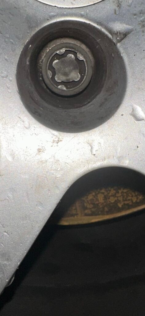 Porsche Macan s wheel locking nut key replacement