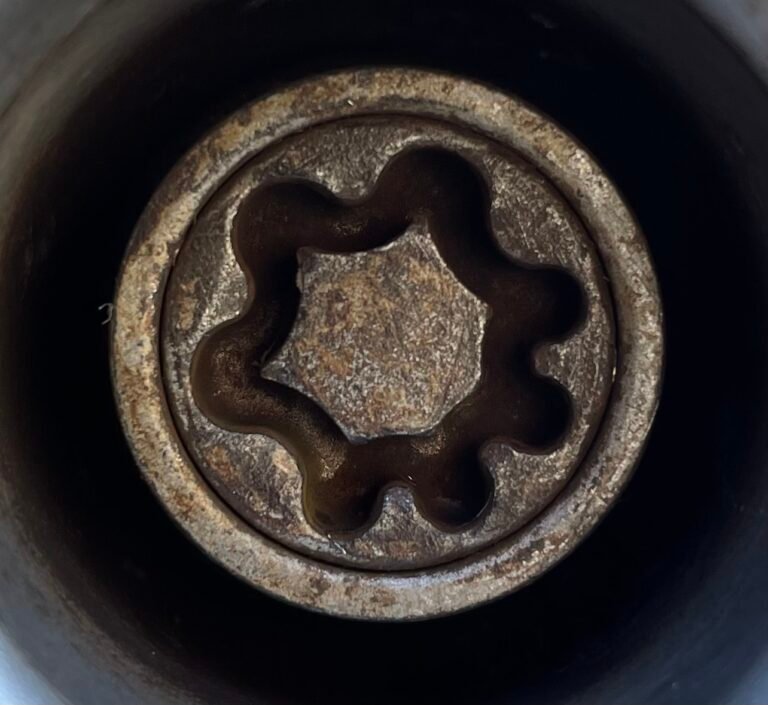 Porsche Panamera Turbo wheel locking nut key replacement