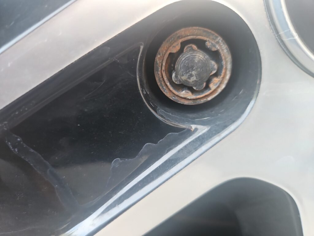 Porsche Taycan wheel locking nut key replacement