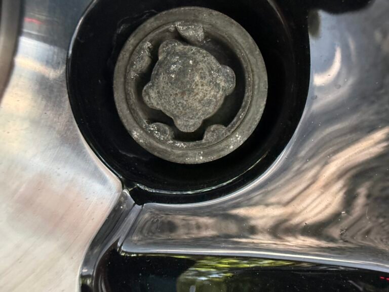 Porsche Taycan Turbo wheel locking nut key replacement