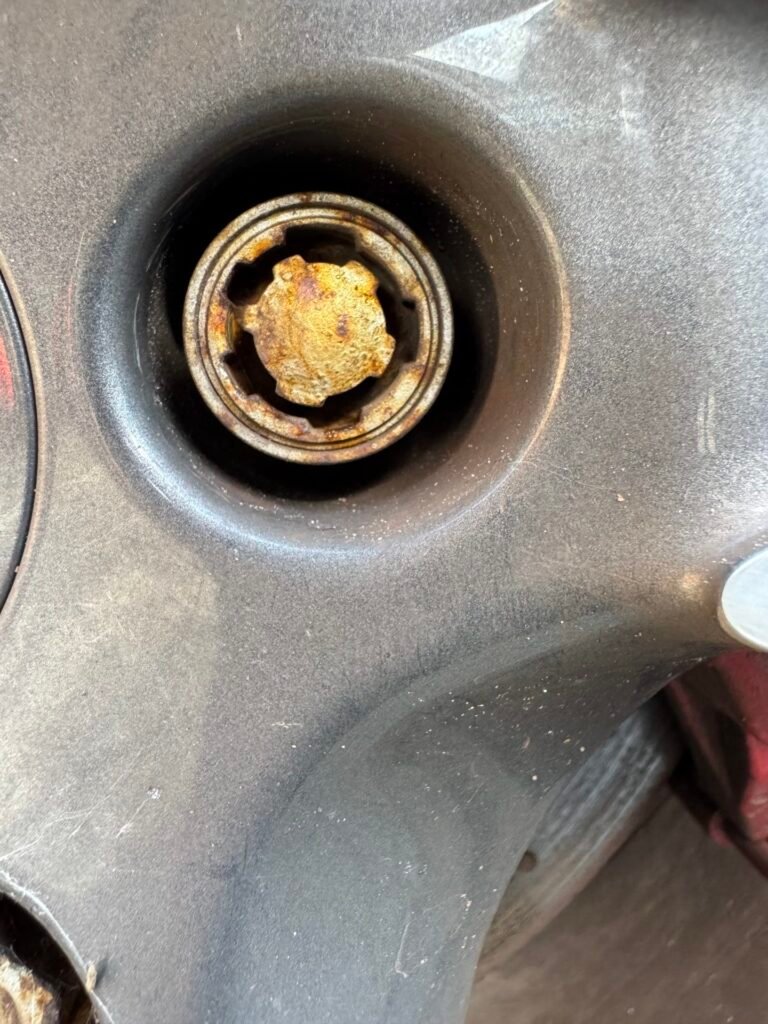 Porsche Boxter Spyder lug nut key