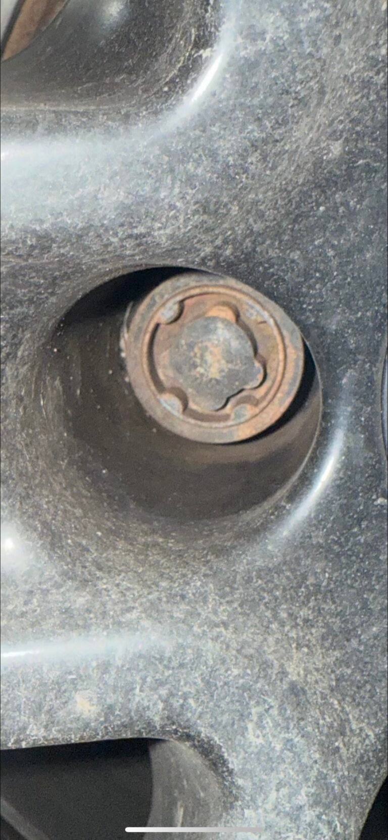 Porsche Macan locking wheel nut