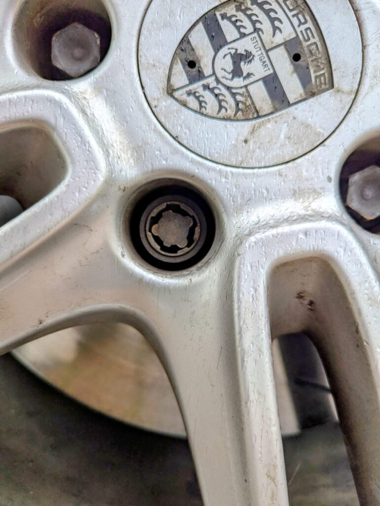 Porsche Panamera wheel locking key