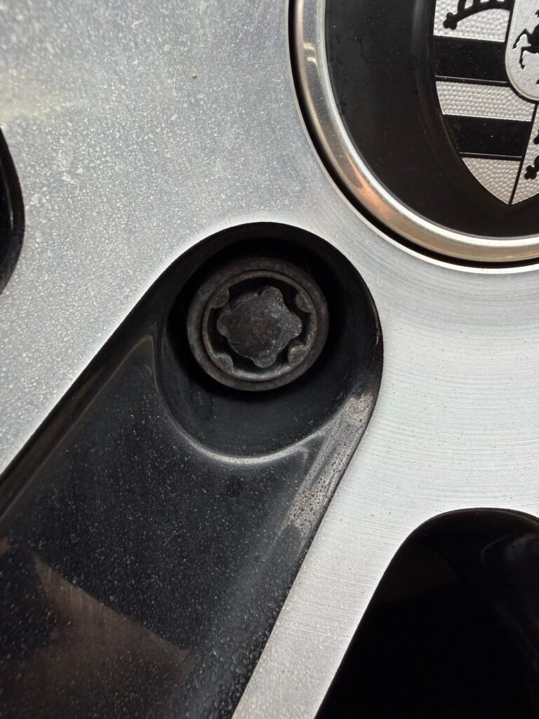 Porsche Taycan 2020 locking wheel nut key