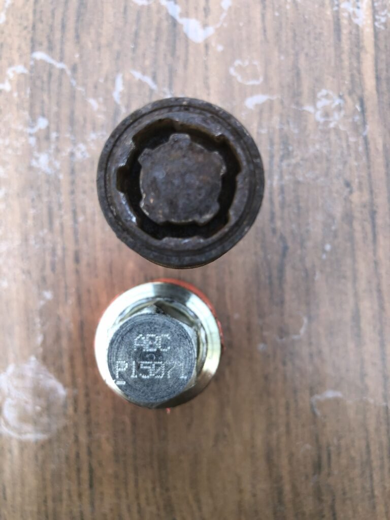 porshe cayenne 957 2009 wheel locking nut key replacement