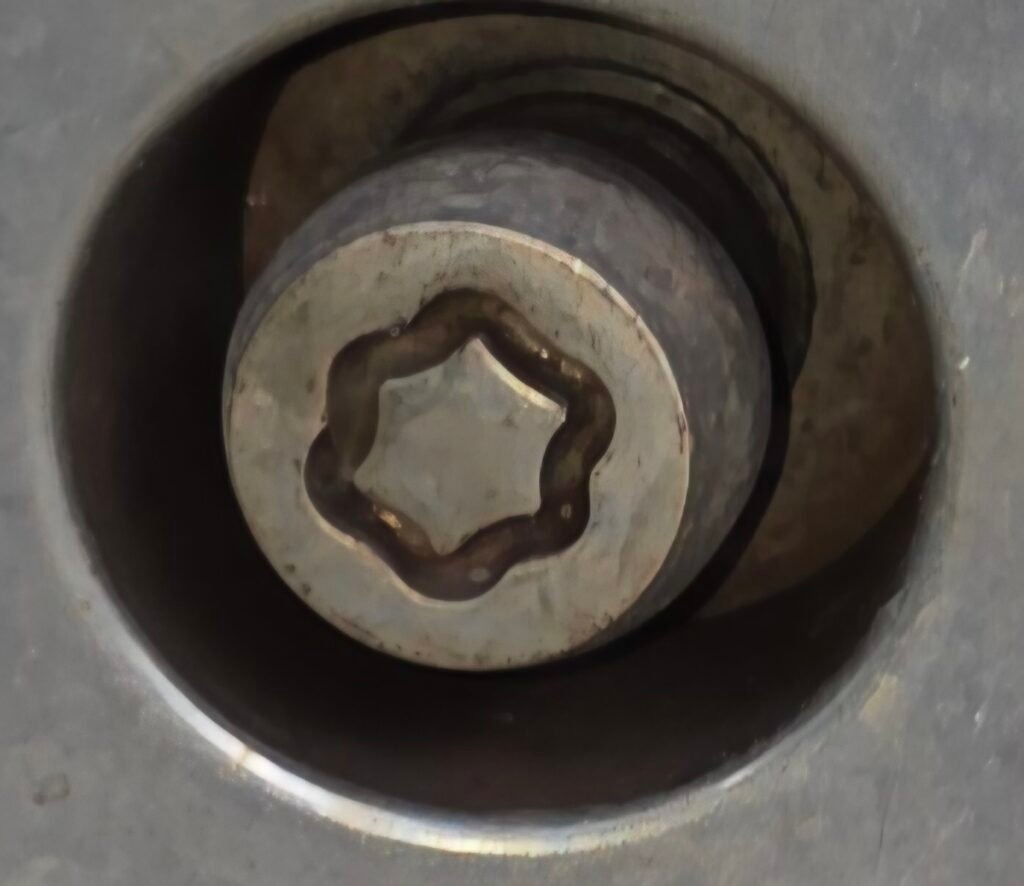 Ram 1500 wheel locking nut key replacement