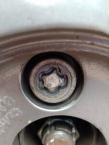 Renault Clio Tomtom wheel locking nut key replacement