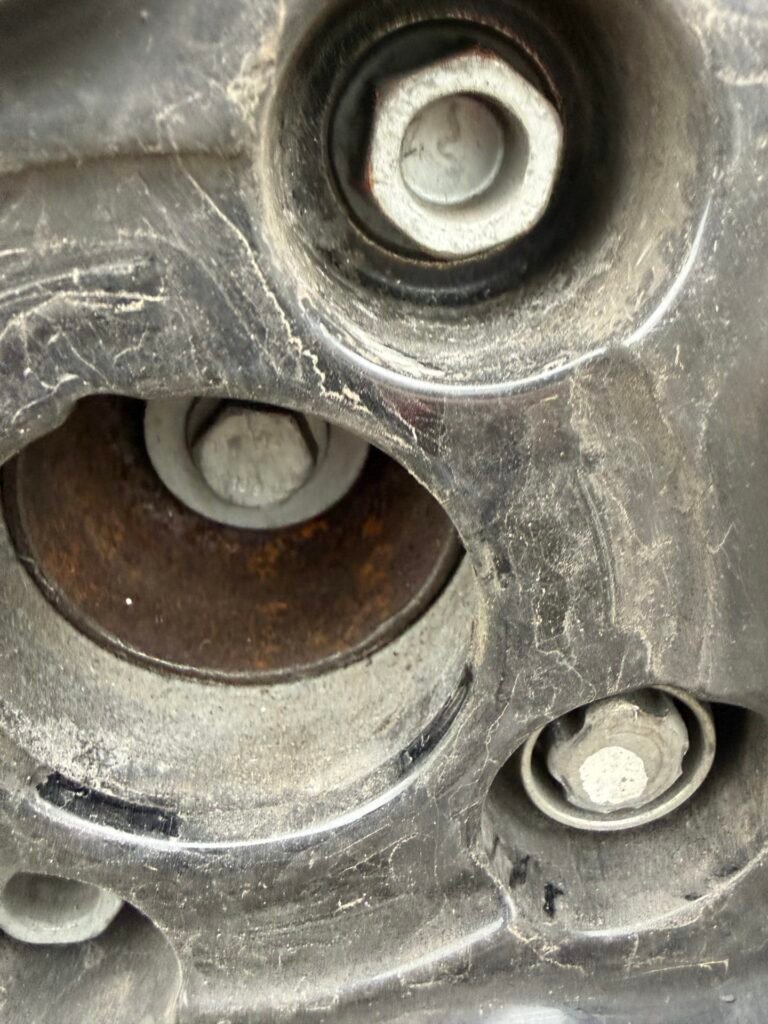 Renault Twingo 2015 Dynamique S NRG TC wheel locking nut key replacement