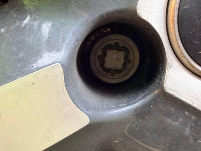 Renault Captur wheel locking nut key replacement