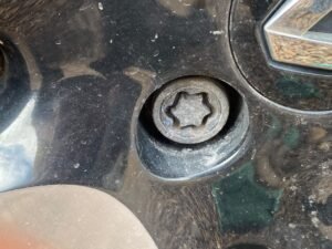 Renault Captur wheel locking nut key replacement