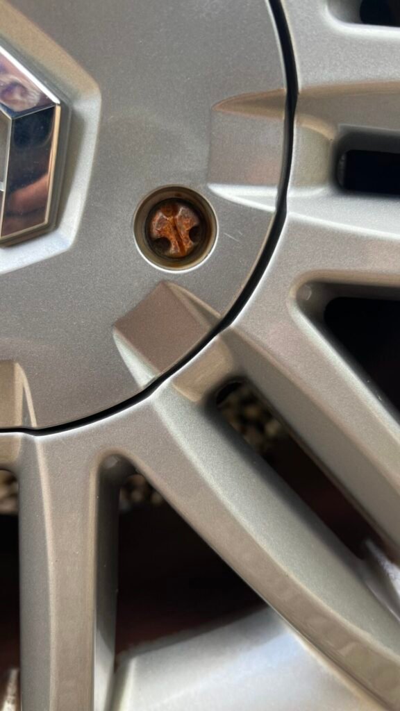 Renault Clio wheel locking nut key replacement