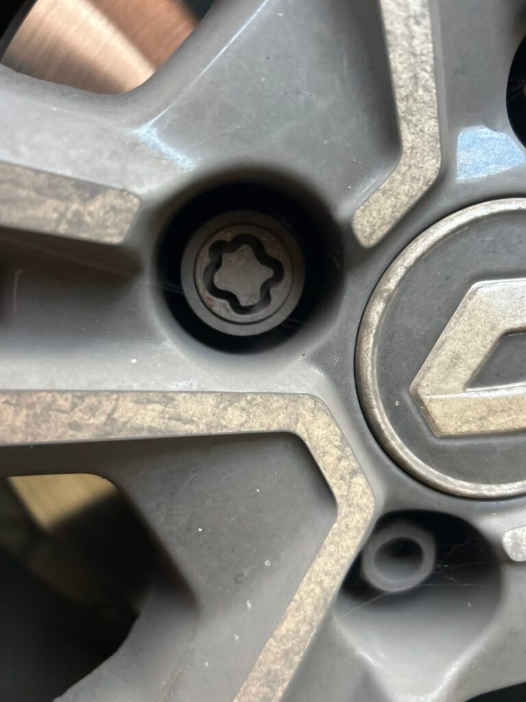 Renault Clio wheel locking nut key replacement