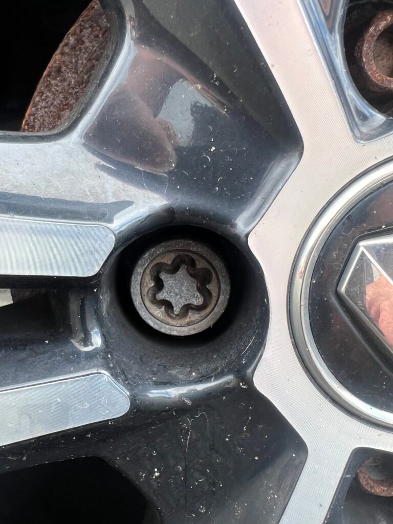 Renault Clio wheel locking nut key replacement