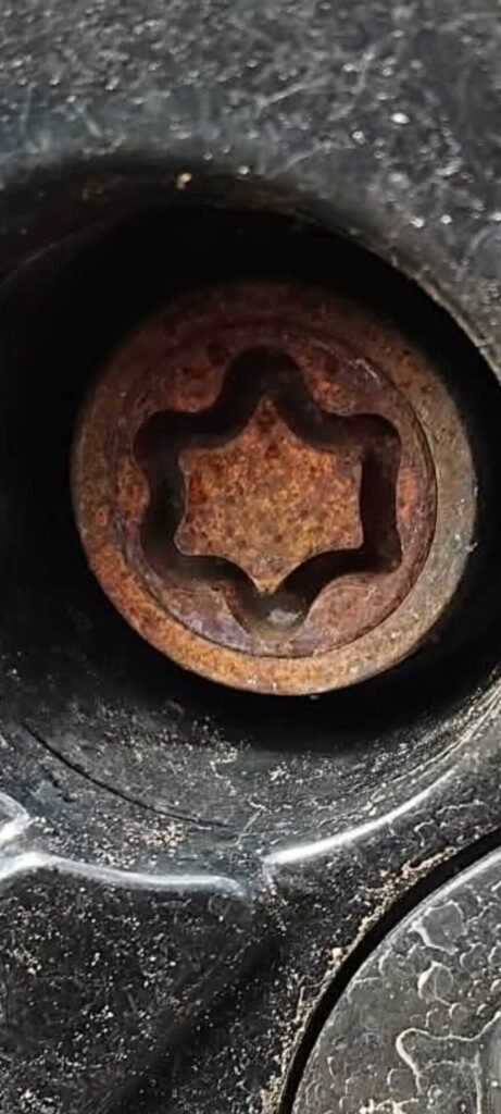 Renault Clio wheel locking nut key replacement