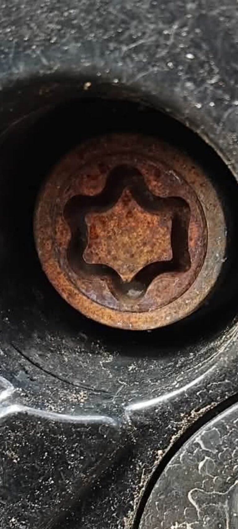 Renault Clio wheel locking nut key replacement