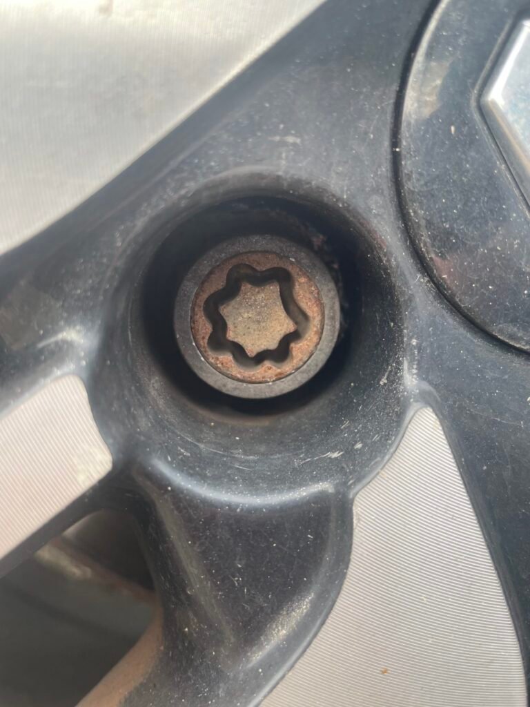 Renault Clio wheel locking nut key replacement
