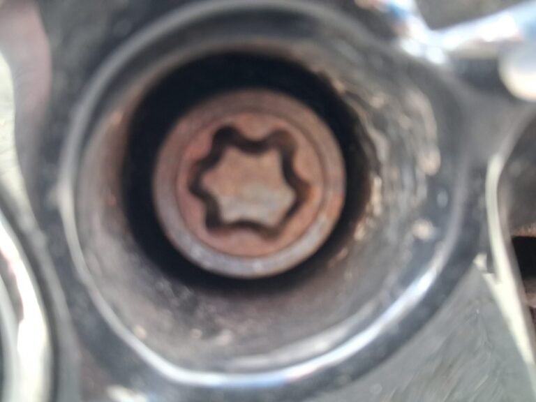 Renault Clio wheel locking nut key replacement