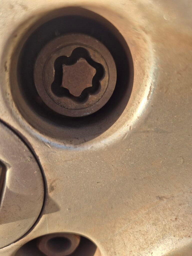 Renault Clio wheel locking nut key replacement