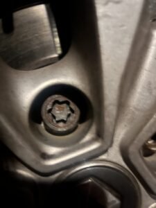 Renault Kadjar wheel locking nut key replacement