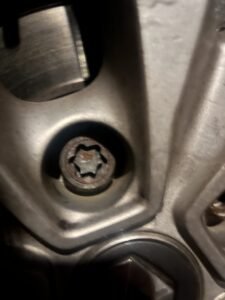 Renault Kadjar wheel locking nut key replacement