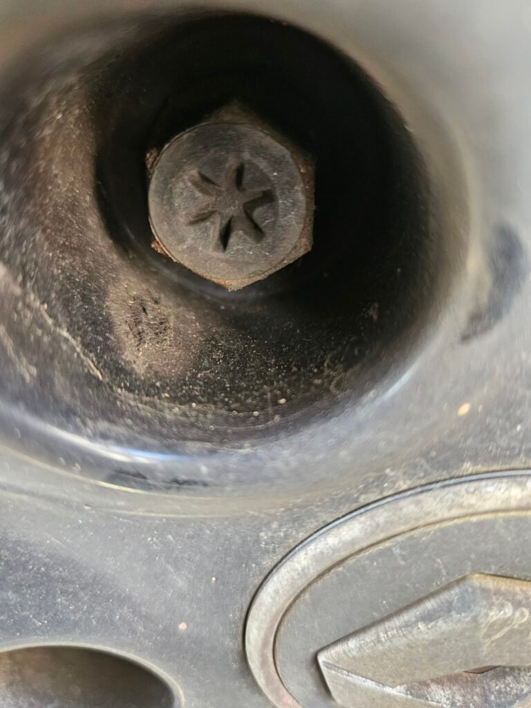 Renault Kadjar wheel locking nut key replacement