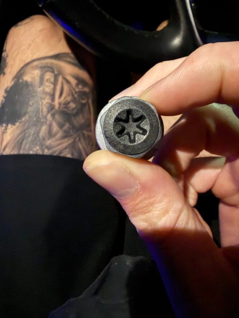 Renault Megane wheel locking nut key replacement