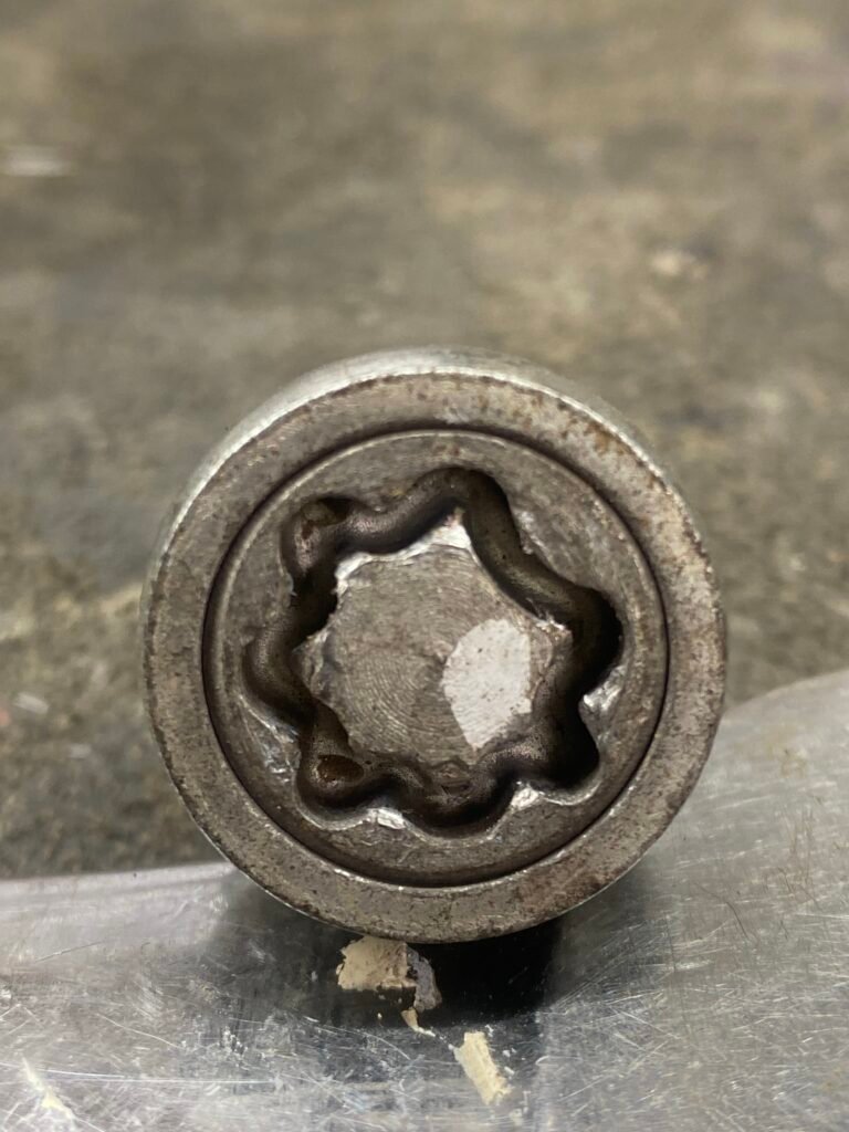 Renault Clio wheel nut key replacement