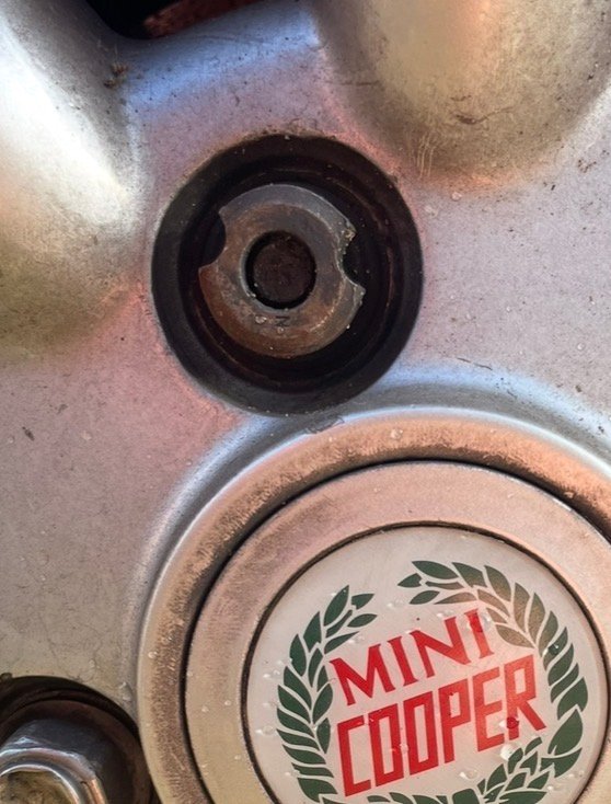 Rover Mini Cooper wheel locking nut key replacement
