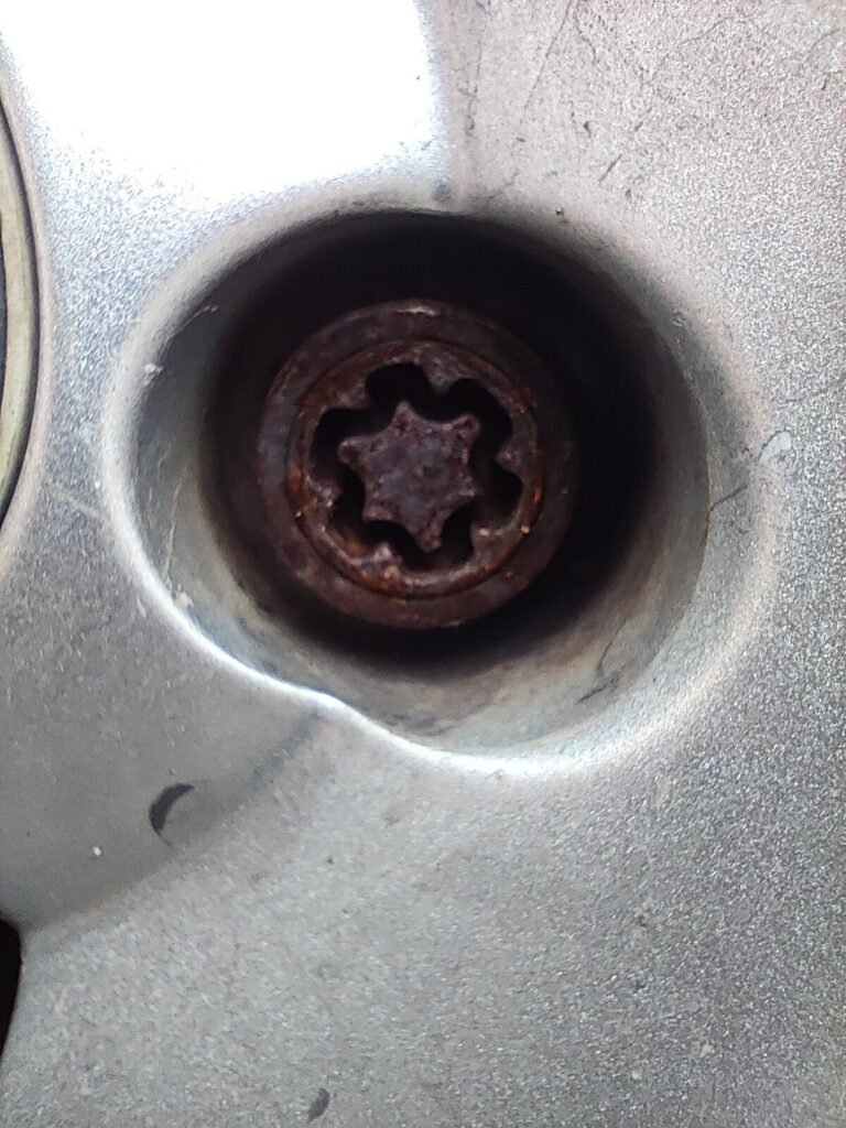SAAB 2008 9-3 wheel locking nut key replacement