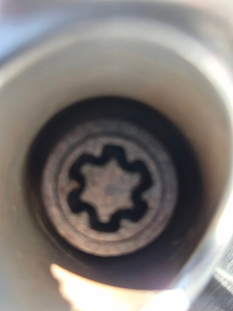 Saab 93 convertable wheel locking nut key replacement