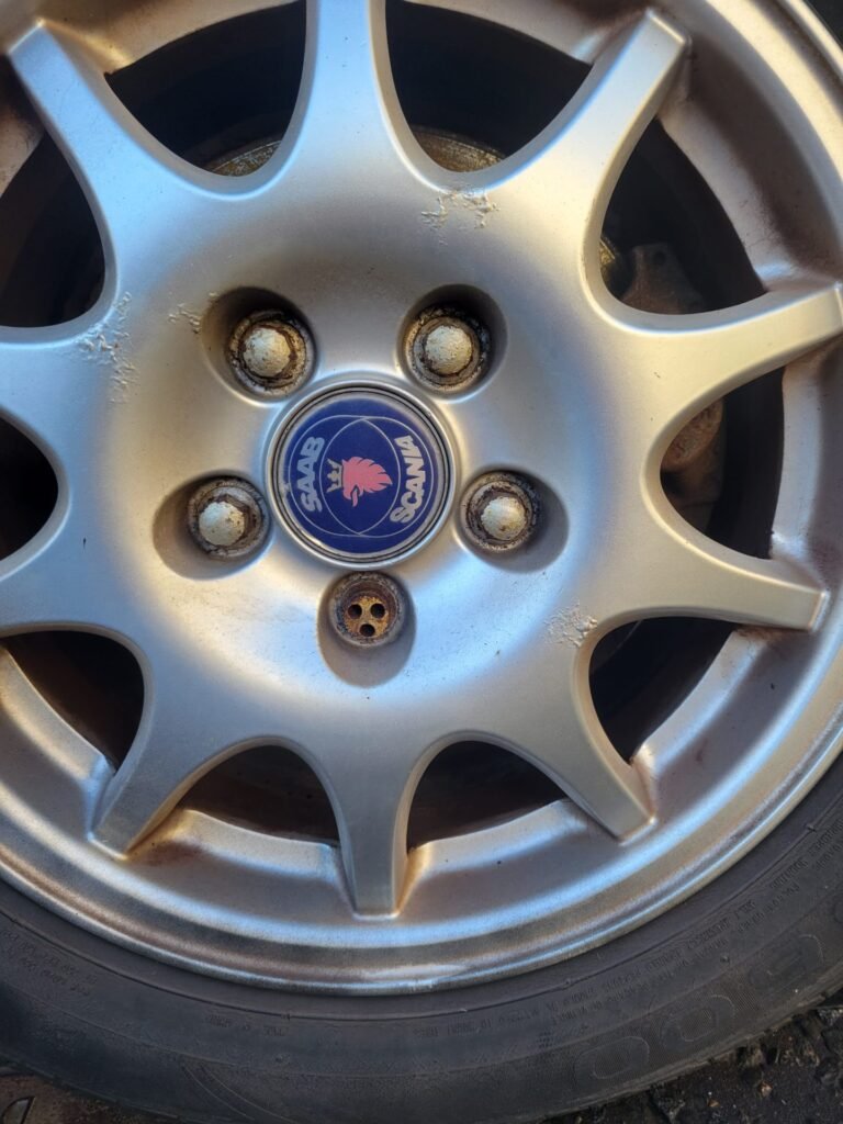 Saab (1999) 9-3 Convertible locking wheel nut key