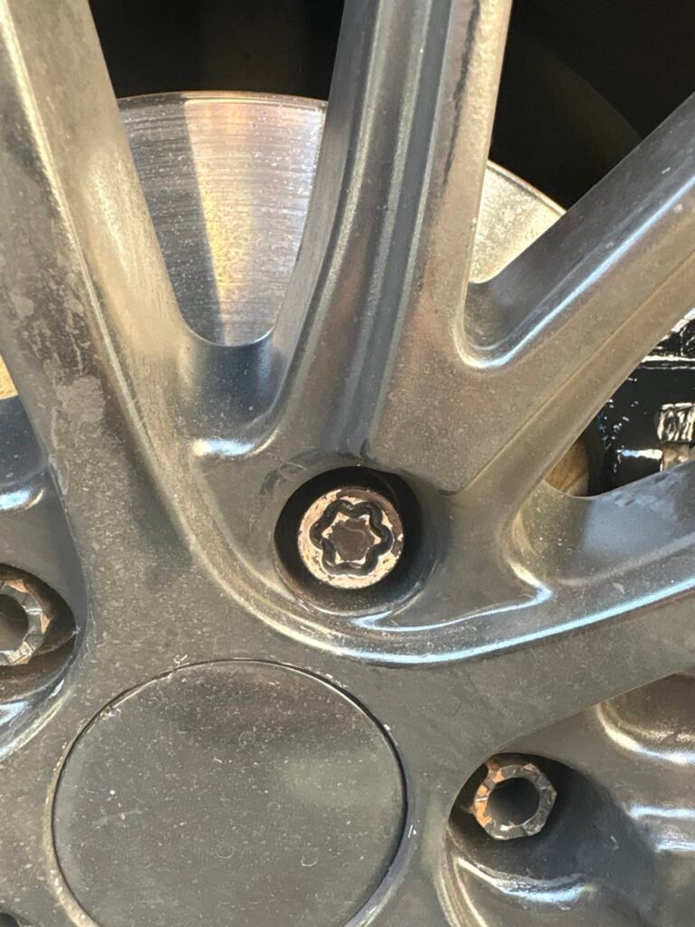 Seat leon 5f wheel locking nut key replacement