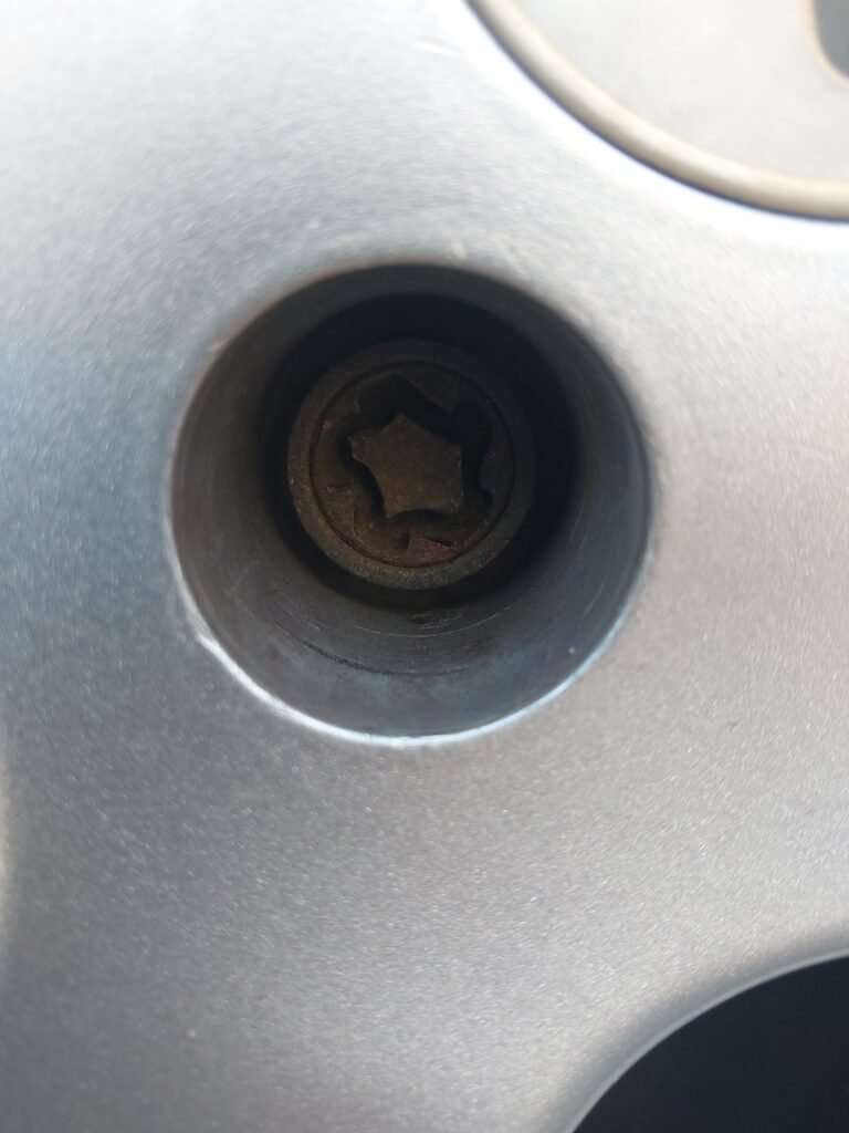 Seat Altea xl wheel locking nut key replacement