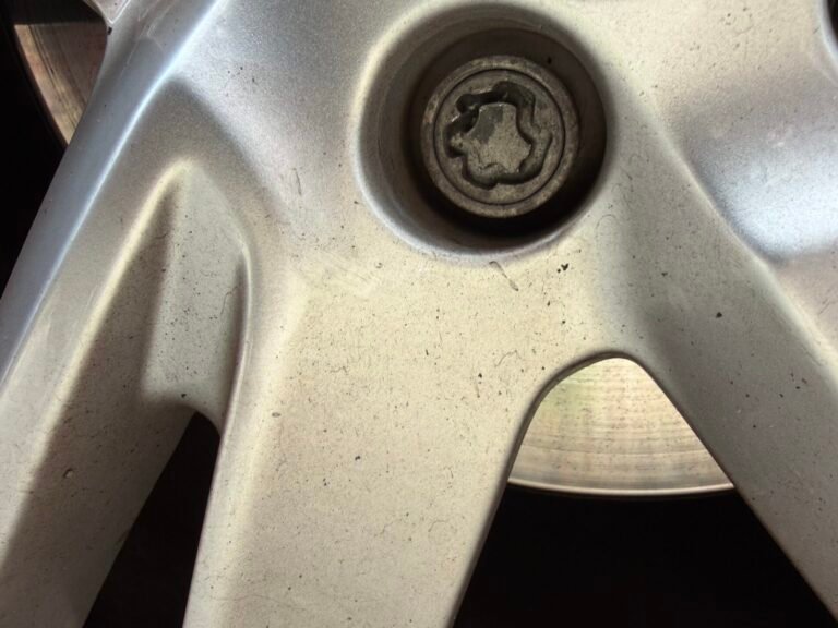 Seat Arona wheel locking nut key replacement