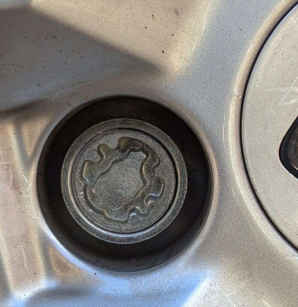 Seat Arona wheel locking nut key replacement