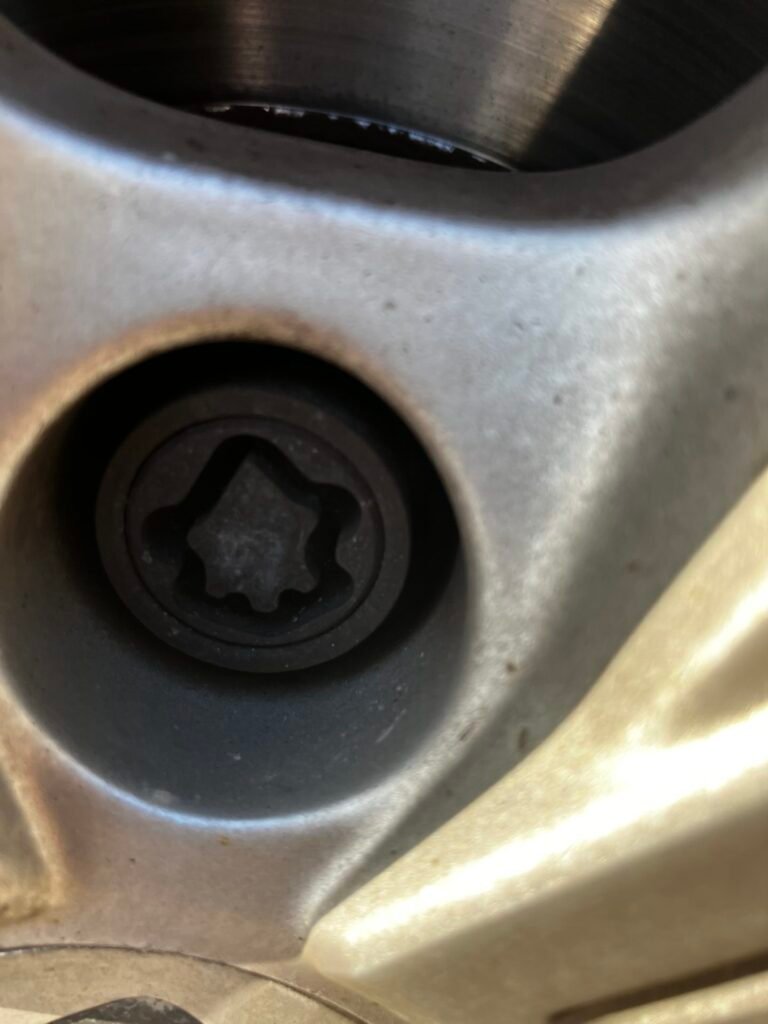 Seat Ateca wheel locking nut key replacement