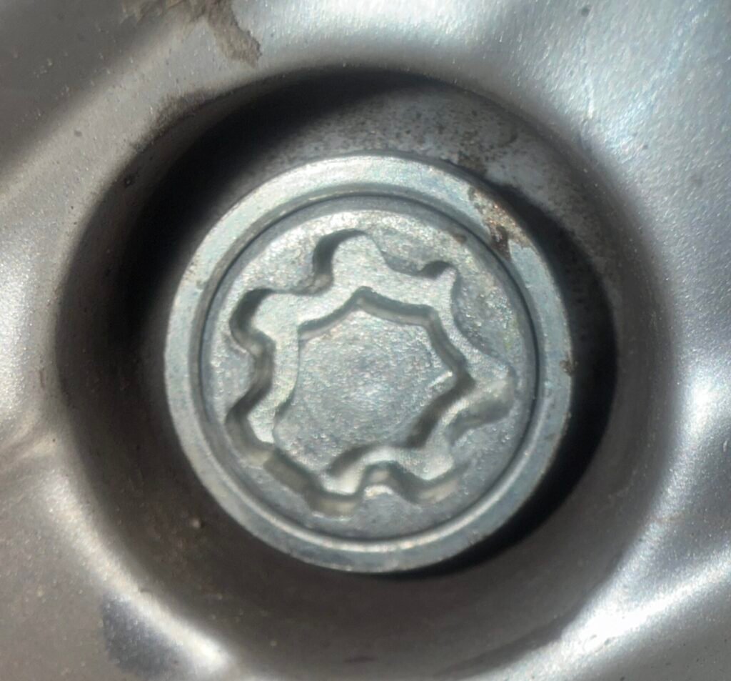 Seat Ateca wheel locking nut key replacement