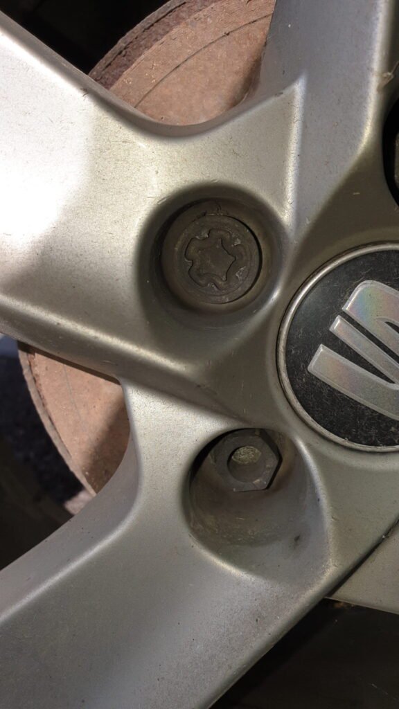 Seat Ibiza 6J wheel locking nut key replacement