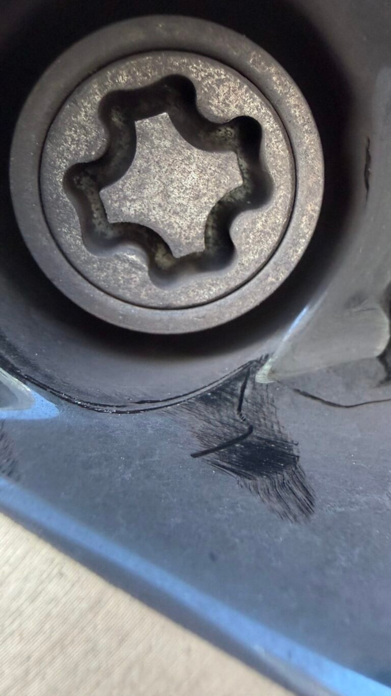 SEAT Ibiza FR wheel locking nut key replacement