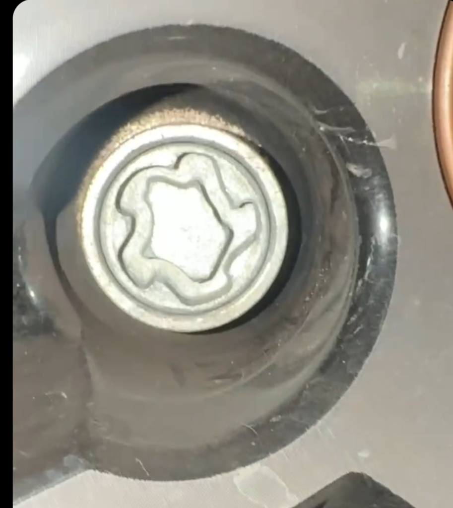 Seat Leon cupra wheel locking nut key replacement