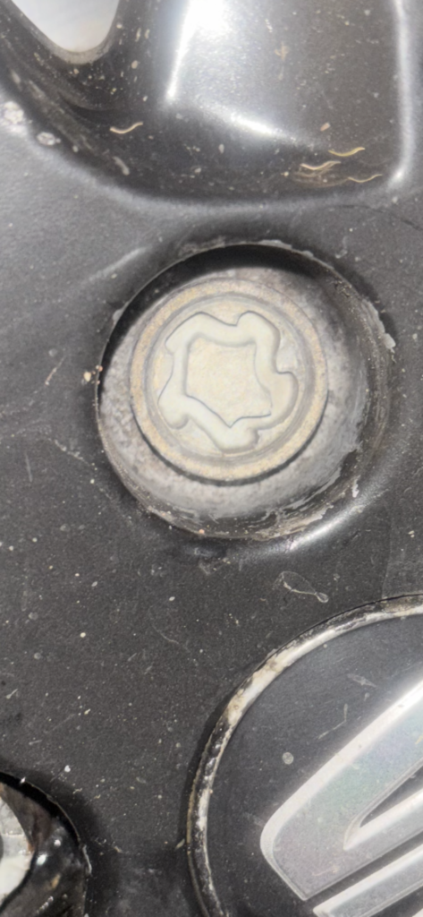 seat Leon wheel locking nut key replacement
