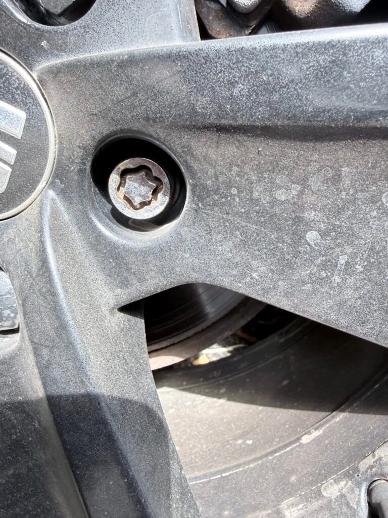 Seat Leon wheel locking nut key replacement