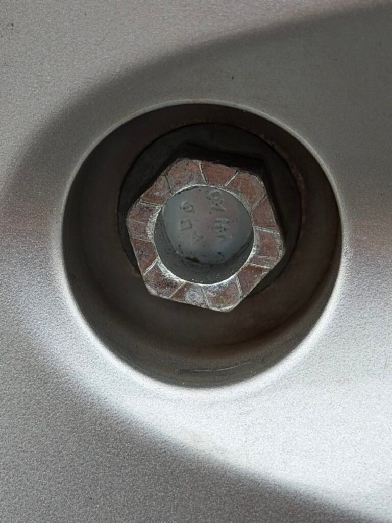 Seat Leon wheel locking nut key replacement