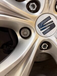 Seat Leon wheel locking nut key replacement
