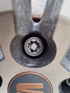 Seat Leon wheel locking nut key replacement