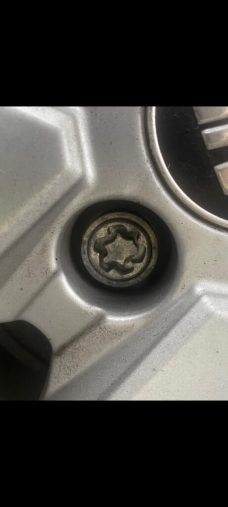SEAT Ibiza wheel locking key